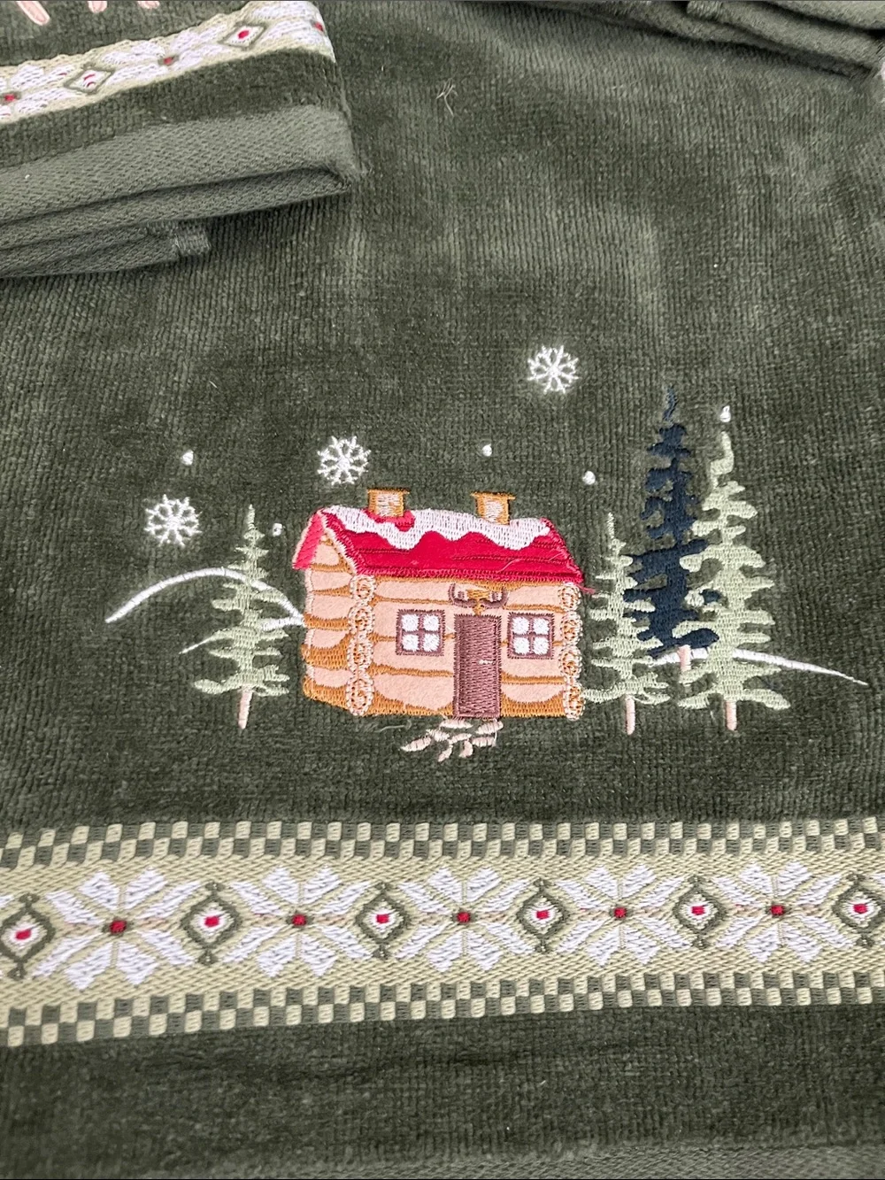 Forest Green Holiday Embroidered Towel Set